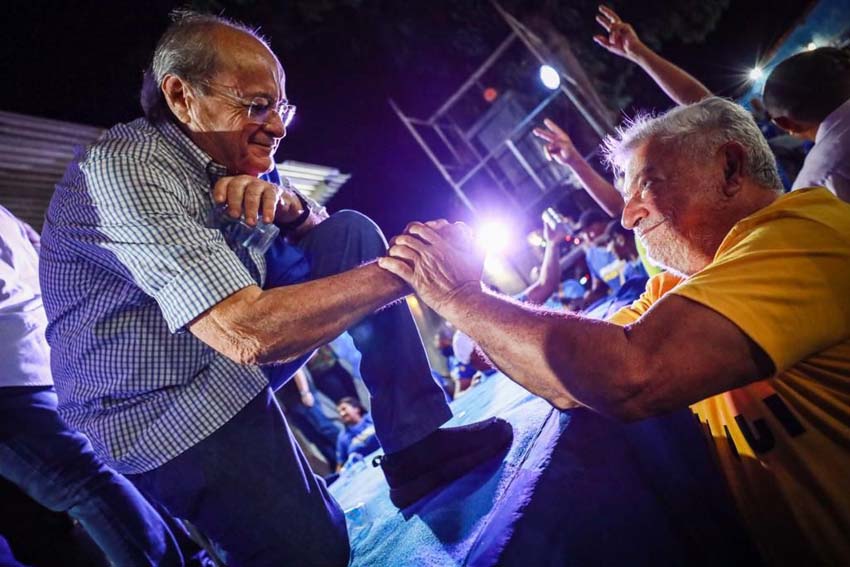 Em Água Branca, multidão recebe Silvio e Joel e canta: Muda Piauí