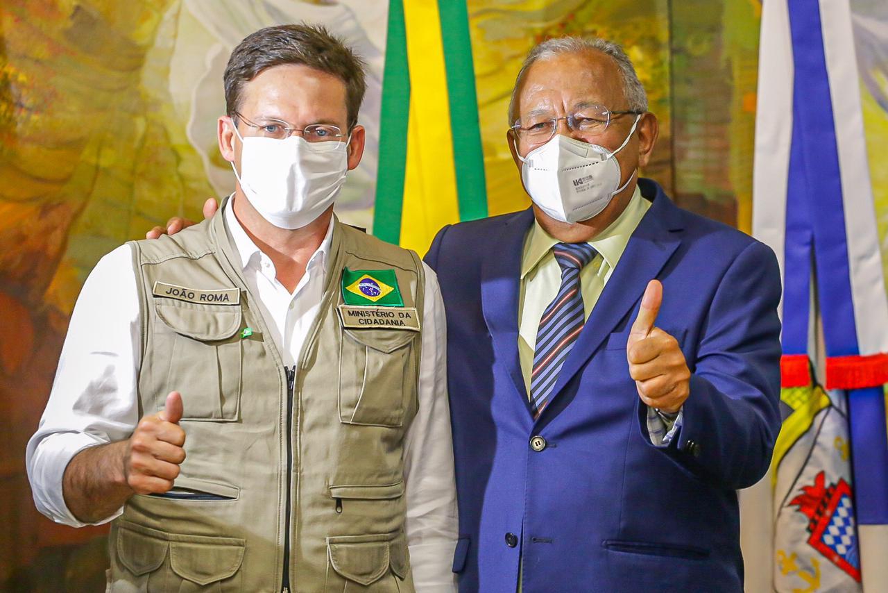 Dr. Pessoa recebe Ministro da Cidadania com pedidos de escolas e hospital da mulher