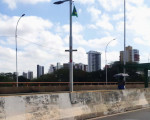 Entre cruzes e bandeiras do Brasil a grande massa está indiferente aos extremos no 7 de Setembro