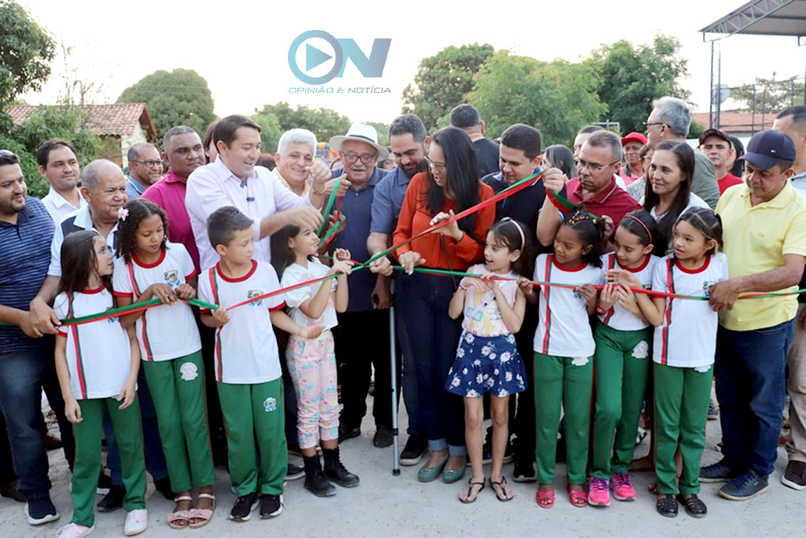 Prefeitura de Castelo inaugura obras de calçamento e quadra poliesportiva na comunidade São Mateus